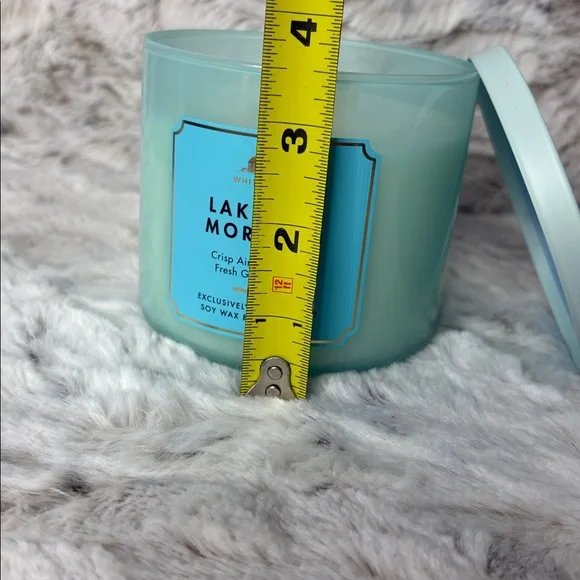 White Barn Lakeside Morning Candle - Light Blue - Picture 2 of 6